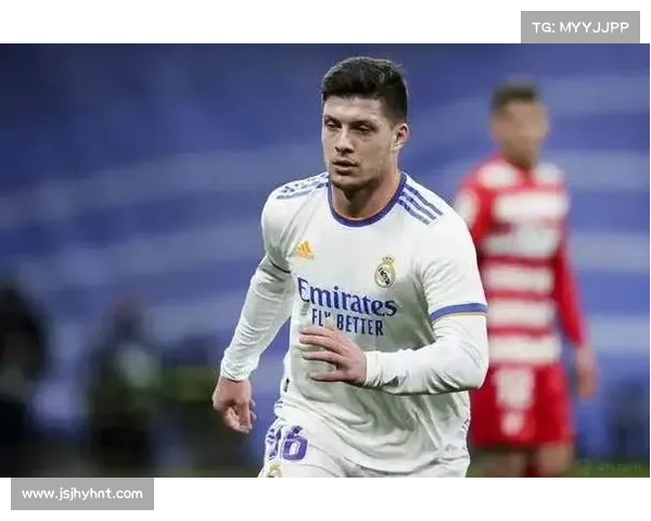 法鹰新星巴奥亚：现役最快法国球员与德甲史上最快男人的双重荣耀