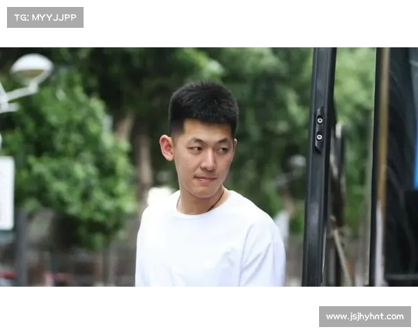 辽宁男篮官方宣布与张陈治锋签订5年B类续约合同继续合作